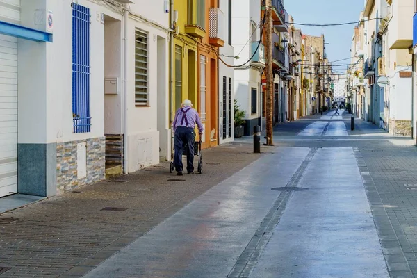 Barcelona España Junio 2023 Paciente Anciano Discapacitado Que Camina Lentamente — Foto de Stock
