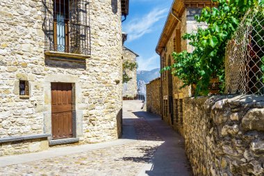 Abizanda, Aragon 'un Huesca iline bağlı bir belediyedir. Sobrarbe 'de yer alan nüfusu 156 kişidir. Varsayım Kilisesi