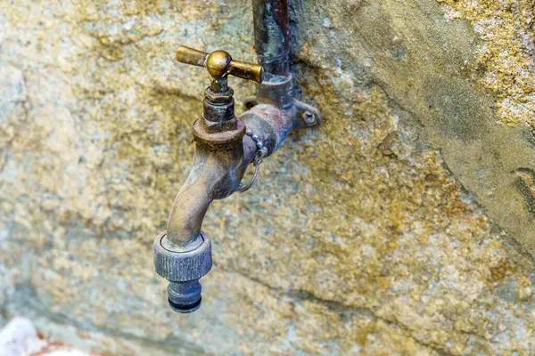 Torneira Água Cobre Antiga Fechar — Fotografia de Stock