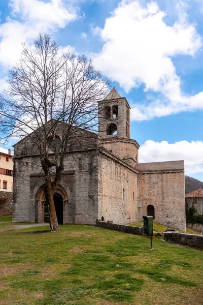 Sant Pere de Camprodon, İspanya 'nın Ripolls kentinde günümüz Camprodon kasabasında bulunan bir Benedikt manastırı.