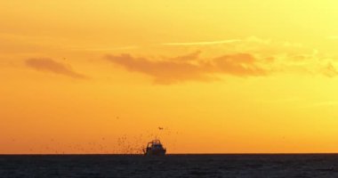 Fransa 'da Akdeniz üzerinde gün batımı