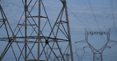 Elektrik hattı, Fransa 'da voltaj.