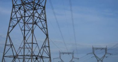 Elektrik hattı, Fransa 'da voltaj.