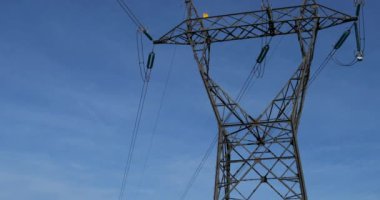Elektrik hattı, Fransa 'da voltaj.