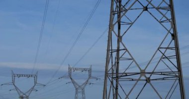 Elektrik hattı, Fransa 'da voltaj.