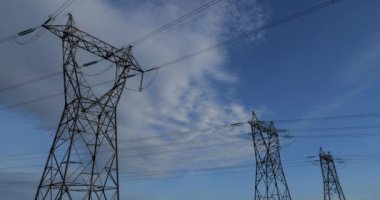 Elektrik hattı, Fransa 'da voltaj.