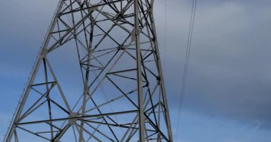 Elektrik hattı, Fransa 'da voltaj.