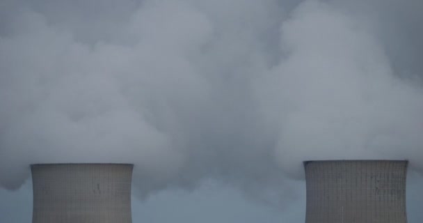 Трубы Атомной Электростанции Франции — стоковое видео