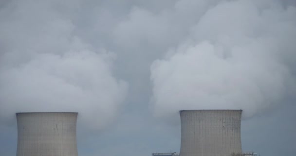 Chimeneas Central Nuclear Francia — Vídeo de stock