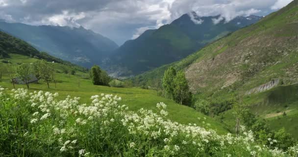 Valley Lyse Luz Saint Sauveur Hautes Pyrenéerna Frankrike — Stockvideo