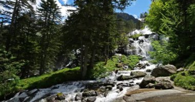 Gaube şelalesi, Pont d 'Espagne, Cauterets, Hautes Pyrenees, Fransa