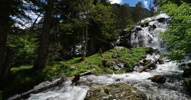 Vattenfallet Gaube Pont Espagne Cauterets Hautes Pyrenéerna Frankrike — Stockvideo