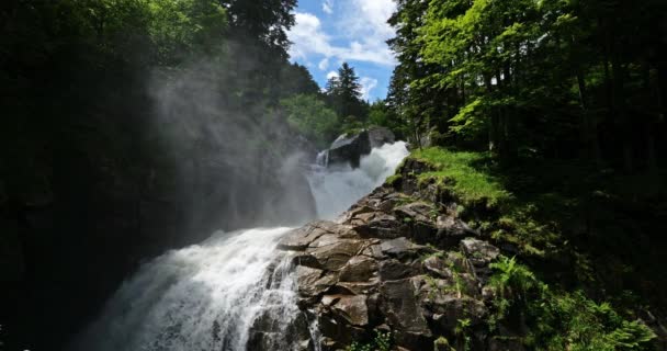 Der Wasserfall Cerisey Pont Espagne Pont Espagne Hautes Pyrenees Frankreich — Stockvideo