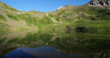 Especieres veya Luhos Gölü. Tentes geçidi, Hautes Pireneleri, Occitania, Fransa
