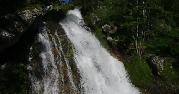 Gave Holle River Hautes Pyrenees Occitania França — Vídeo de Stock