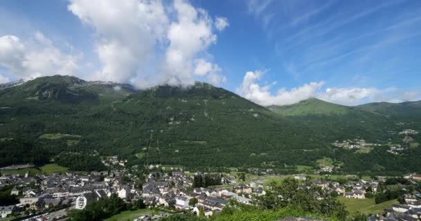 Luz Saint Sauveur Esterre Hautes Pyrenees Occitania França — Vídeo de Stock