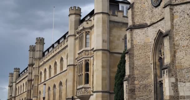 Iglesia San Botolfo Fachada Biblioteca Parker Cambridge Cambridgeshire Inglaterra Reino — Vídeo de stock