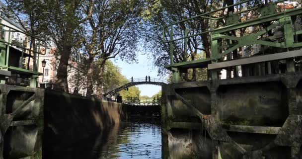 運河のロック セントマーティン フランス — ストック動画
