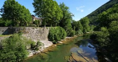 Vis Nehri ve Kalesi, Saint Laurent Le Minier, Gard Departmanı, Occitania, Fransa