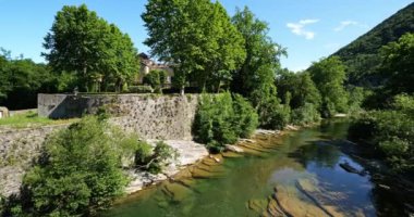 Vis Nehri ve Kalesi, Saint Laurent Le Minier, Gard Departmanı, Occitania, Fransa