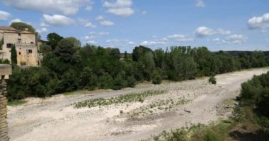 Saint Nicolas de Campagnac Köprüsü, Gardon Nehri 'ni geçiyor, Gard Bölümü, Fransa