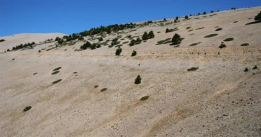 Güneyden Mont Ventoux Zirvesi, Vaucluse Bölümü, Provence, Fransa.
