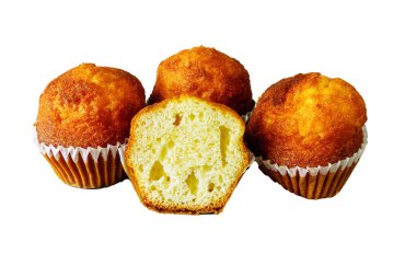 Mini kekler, kapkekler beyaz arka planda izole edilmiş bir kesik.