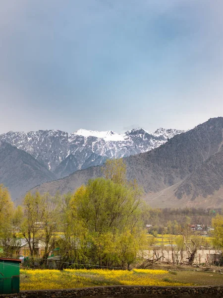Εκπληκτικό Τοπίο Και Βουνά Του Κασμίρ Εικόνα Αρχείου — Φωτογραφία Αρχείου