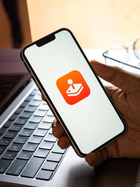 Batı Bangal, Hindistan - 20 Nisan 2022: Telefon ekranında Apple Arcade.