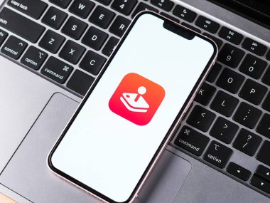 Batı Bangal, Hindistan - 20 Nisan 2022: Telefon ekranında Apple Arcade.