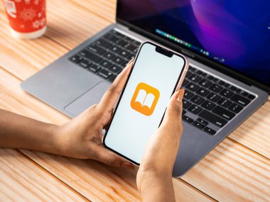 Batı Bangal, Hindistan - 20 Şubat 2023: Telefon ekranında Apple Books.