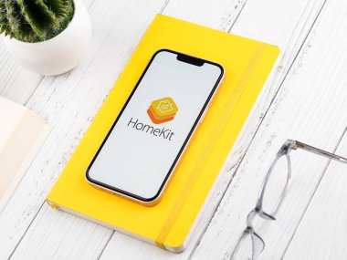 Batı Bangal, Hindistan - 20 Şubat 2023: Telefon ekranında Apple HomeKit.