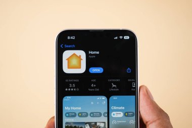 Batı Bangal, Hindistan - 20 Şubat 2023: Telefon ekranında Apple HomeKit.