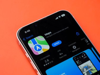 Batı Bangal, Hindistan - 20 Şubat 2023: Telefon ekranındaki Apple haritaları.