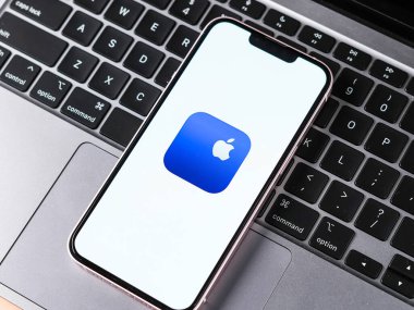 Batı Bangal, Hindistan - 20 Şubat 2023: Telefon ekranındaki Apple destek uygulaması.