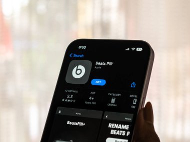 Assam, Hindistan - 30 Mart 2021: Telefon ekranındaki logodan daha iyi.
