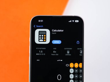 Batı Bangal, Hindistan - 20 Şubat 2023: Telefon ekranındaki Apple Hesap Makinesi uygulaması.