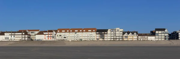 Vista Panorâmica Praia Dos Edifícios Beira Mar Fort Mahon Plage — Fotografia de Stock