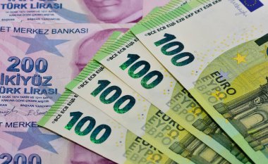 Çeşitli ülkelerin banknotlarının görüntüleri. Türk lirası ve avro fotoğrafları.