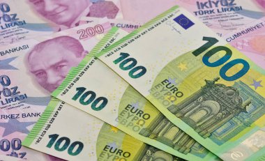 Çeşitli ülkelerin banknotlarının görüntüleri. Euro ve Türk Lirası fotoğrafları.