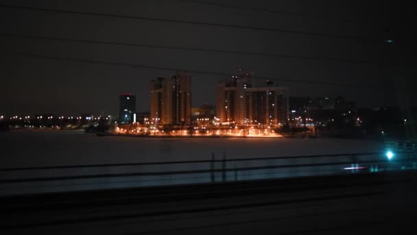 Uitzicht Vanuit Het Raam Van Een Rijdende Trein Spoorweg Nachts — Stockvideo