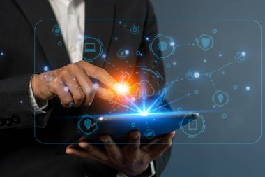 İş adamı veri analizi için ai teknolojisini kullanıyor, Yapay Zeka üretiyor. Ağ kurmanın küresel iş yapısı. Analiz ve veri değişimi müşteri bağlantısı 