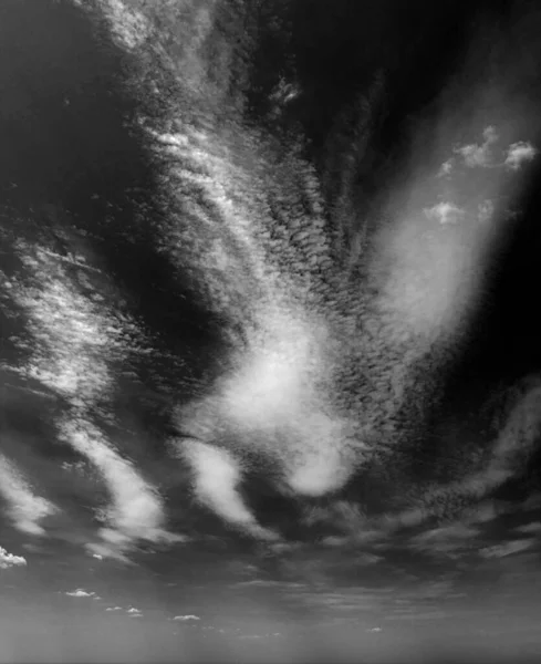 Echte Wolken Und Himmel Hochauflösende Textur Für Design Und Retusche — Stockfoto