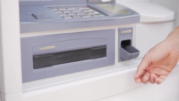 Mulheres Mão Tomando Dinheiro Lira Turca Caixa Eletrônico Máquina Dinheiro — Vídeo de Stock