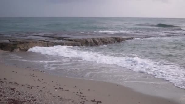 Bulutlu Havada Akşam Deniz Plaj Türkiye Alanya Aralık 2022 — Stok video