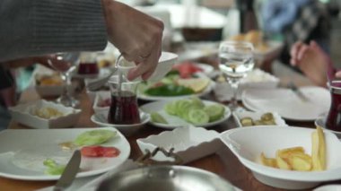 People have breakfast at the hotel.