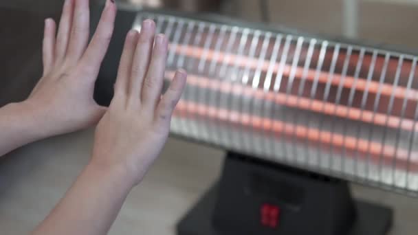 Childrens Hands Warming Electronic Battery Home Turkey Winter — стокове відео