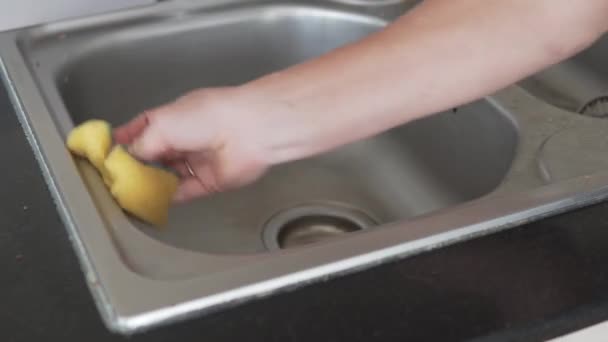 Woman Washes Dirty Sink Close Her Hand Sink — Vídeo de stock