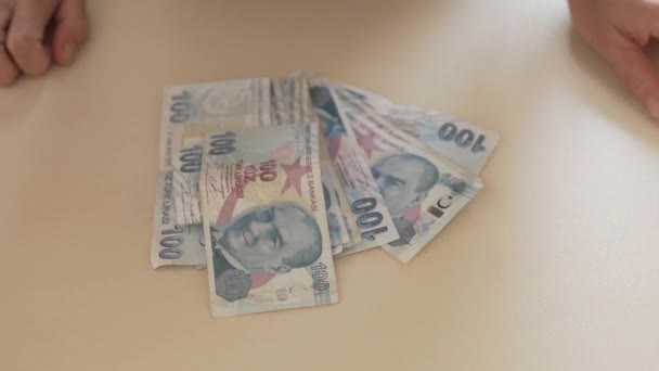 Pack 100 Lira Bills Hands Man Hands Counting Money Turkish — ストック動画