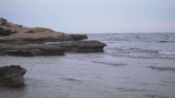 Akdeniz Spanya Alicante Terk Edilmiş Kayalık Plajlar — Stok video